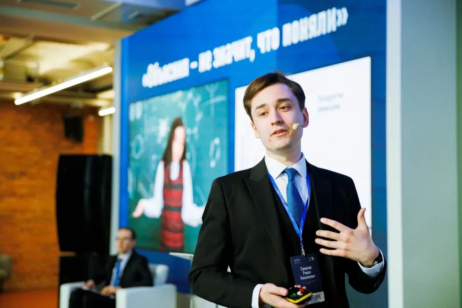 «Учителем года» в Нижегородской области признан преподаватель химии школы №118 Нижнего Новгорода Роман Смирнов